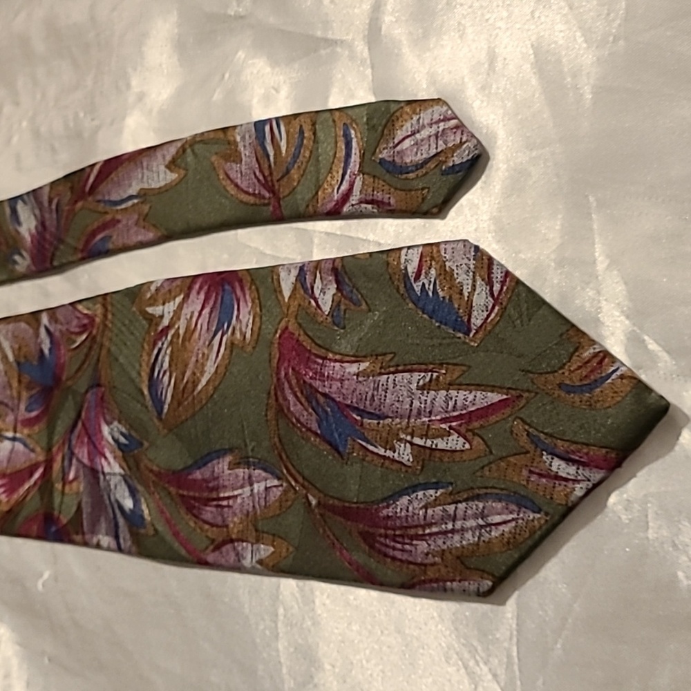 Bella Nova 100% Silk from Italy Hand sewn in USA Neck Tie‎ Mens